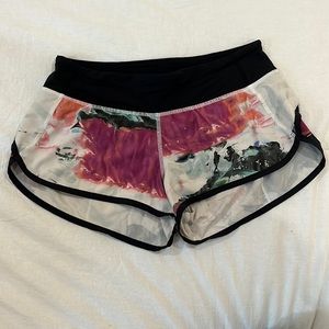 Lululemon Colorful Speed Up Shorts Size 4